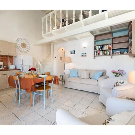 Faye'S Loft Apartment Gaios Ngoại thất bức ảnh
