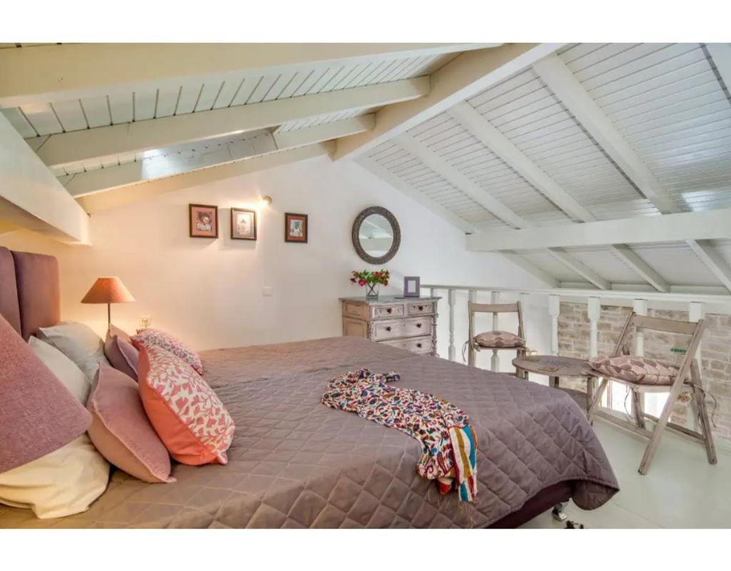 Faye'S Loft Apartment Gaios Ngoại thất bức ảnh
